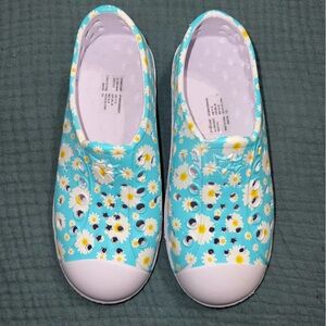 Daisy Print Waterproof Sneakers